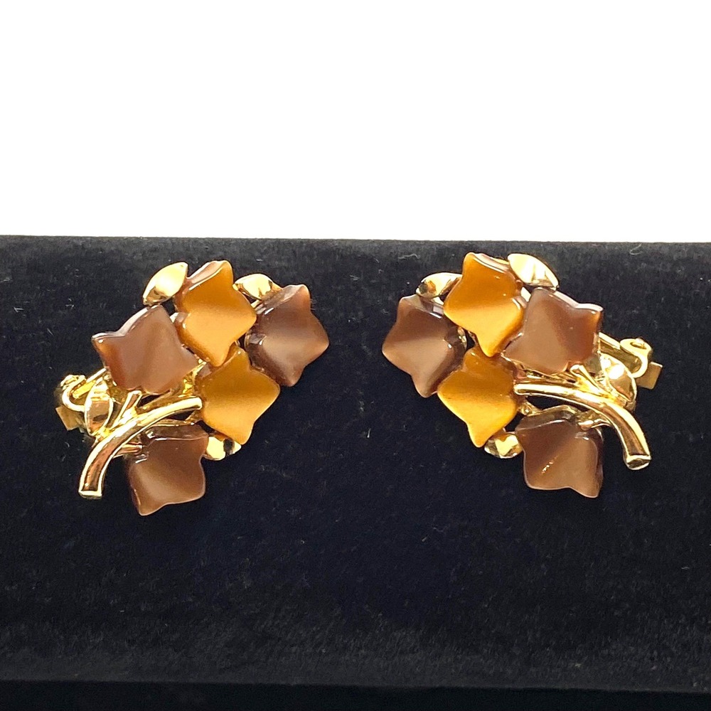 Vintage Thermoset Lucite Moonglow Brown Leaf Cluster Clip On Earrings Retro MCM - Picture 1 of 5
